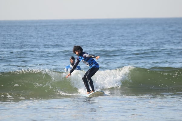 Surfen lernen in Portugal mit AIFS